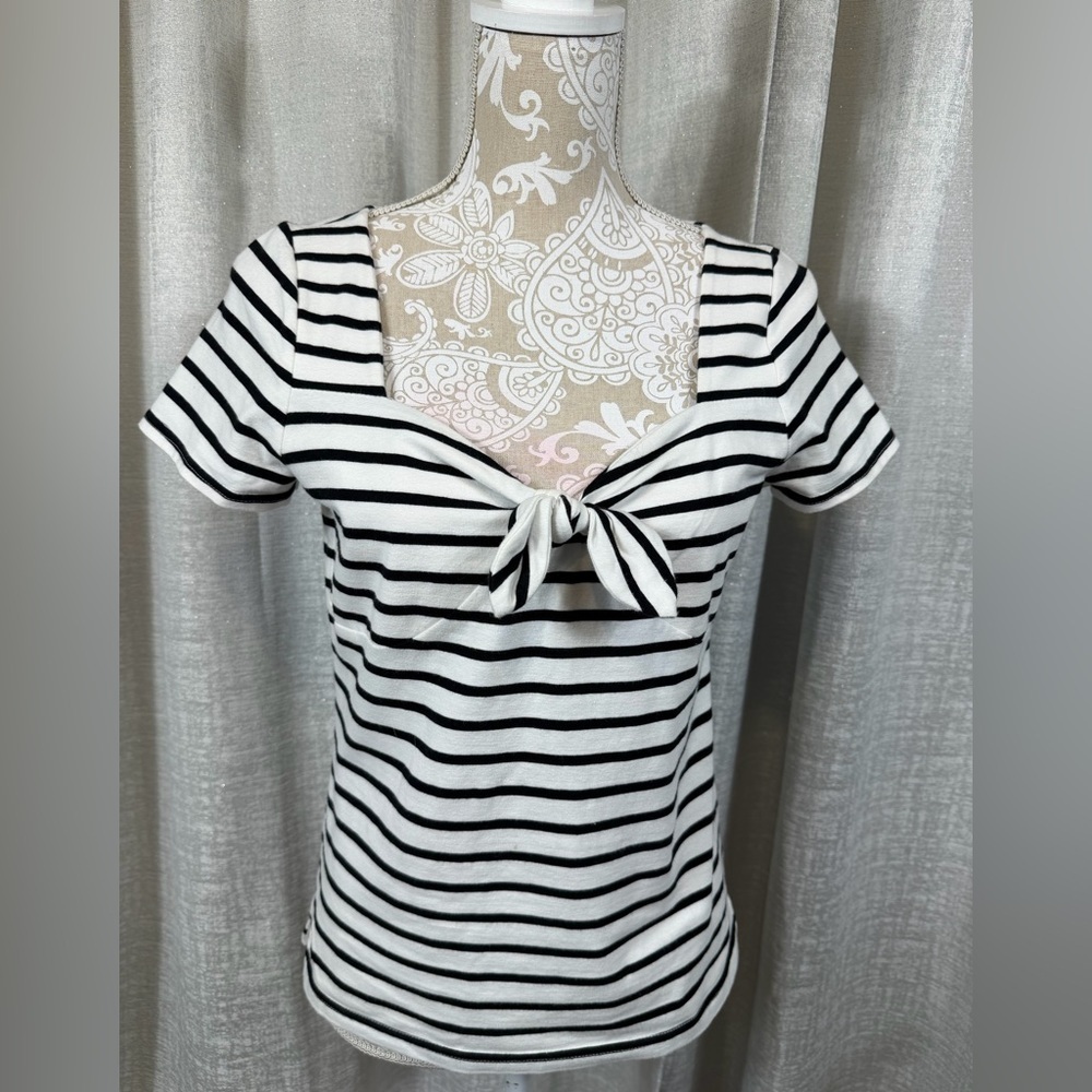 American Living Striped Tie-Front Top (Size M) - Picture 4 of 6